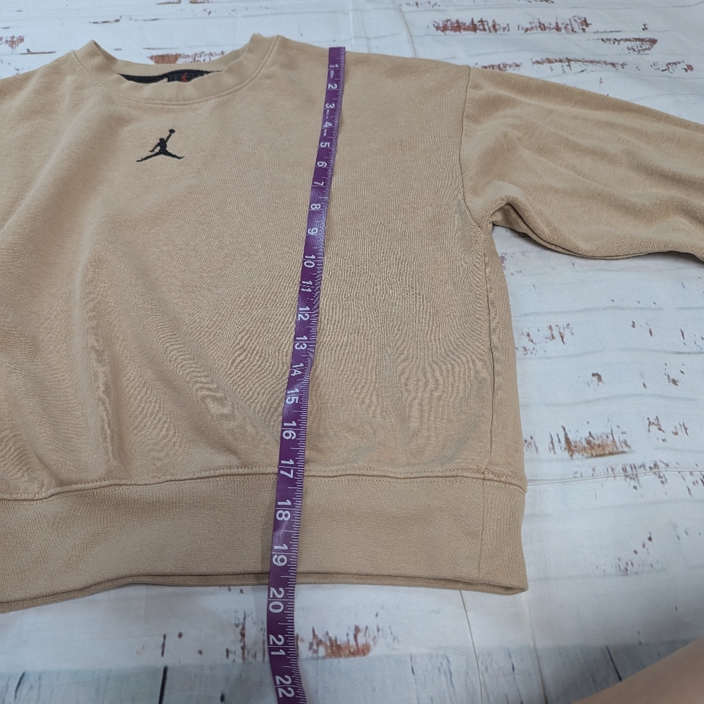 Air Jordan Cropped Fleece Crew Neck Pullover Sweatshirt - Picture 3 of 9